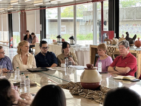 Piribebuy inaugura el Centro del Poncho de 60 Listas