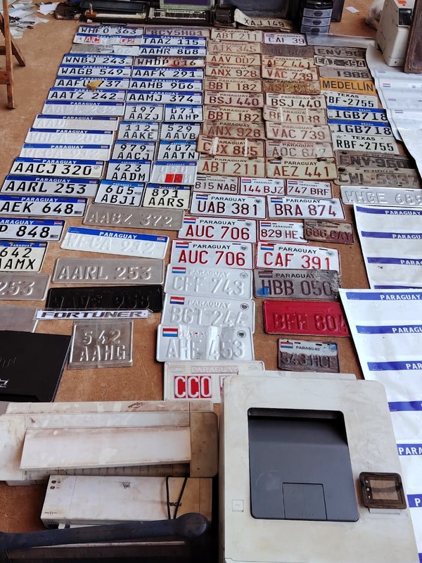 Desmantelan presunta estructura criminal dedicada a falsificación de documentos y matrículas