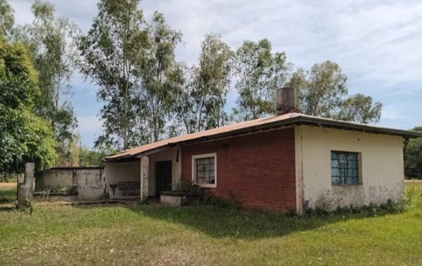 Puesto de salud opera en lechería en Itacurubí