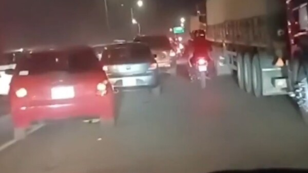 Camiones sojeros colapsan tránsito en Limpio y Mariano Roque Alonso