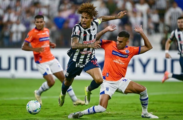 ¡Gallo histórico! 2 de Mayo clasifica en la Copa Libertadores