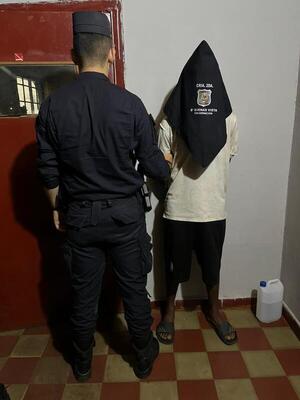 Detienen a joven con antecedentes tras hurto a local comercial en Encarnación