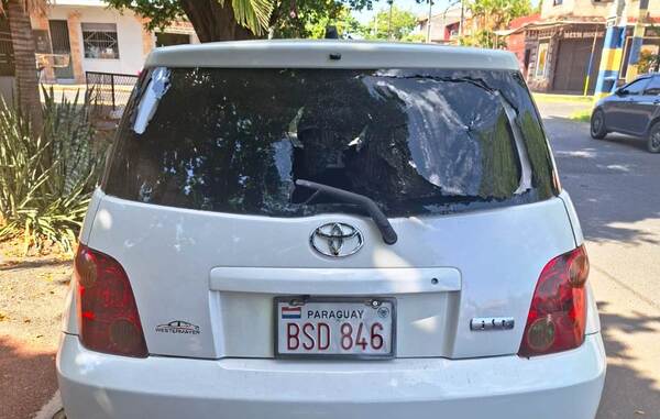 Vecinos reducen a violento joven en Luque •