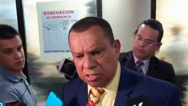 Fuga masiva de policías se eleva a más de 300 y continuará, según suboficial retirado