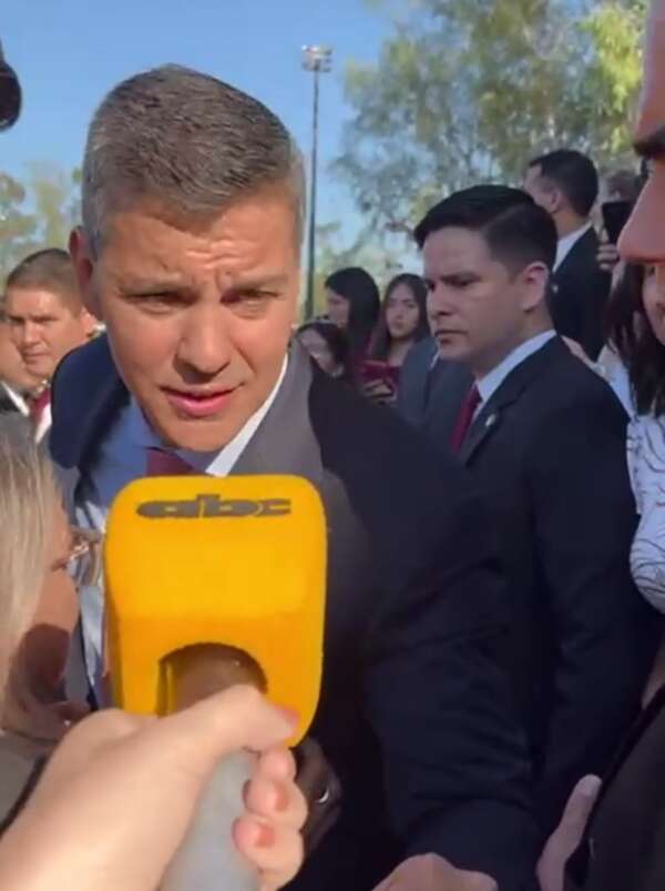 Video: en plena crisis del IPS, Peña evita responder sobre continuidad de su presidente  - Nacionales - ABC Color