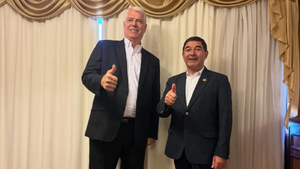 Senador Núñez cambia de bando en la interna colorada de Luque - Noticiero Paraguay