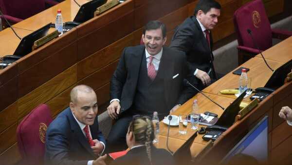 Caja Fiscal: Negociación entre parlamentarios y docentes continuará en reunión reservada