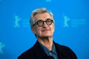 Wenders: “Nosotros somos el contrapeso de la política. Somos lo contrario de la política” - Mundo - ABC Color