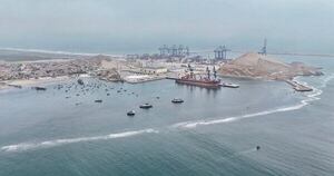 La Nación / Fallo judicial en Perú limita supervisión estatal en puerto operado por China