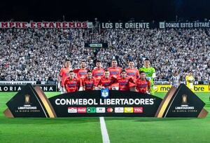 Hazaña en Perú: El 2 de Mayo avanza en la Libertadores •