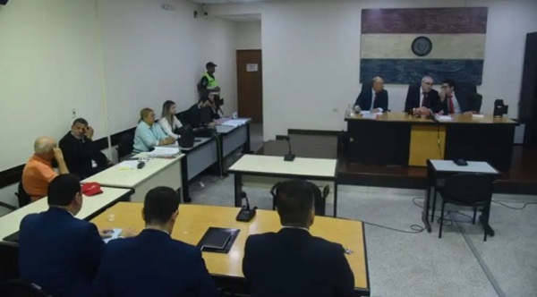 Condenan a ex policías stronistas por torturas en dictadura