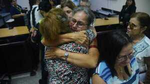 Víctimas de la dictadura y familiares festejan condena a torturadores