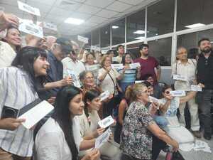 Condenan a 20 y 25 años a policías stronistas por tortura a dirigente que falleció durante el proceso