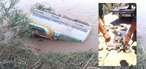 Tragedia en el Pilcomayo: confirman fallecimiento de conductor tras vuelco de camión cisterna