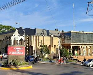 Tras accidente fatal, analizan posible reubicación de la estatua de la Burrerita en Lambaré