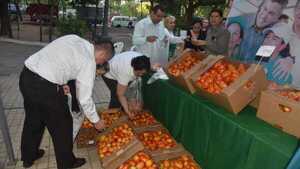 Vendieron 3.500 kilos de tomate en tres horas en feria del MAG en Asunción
