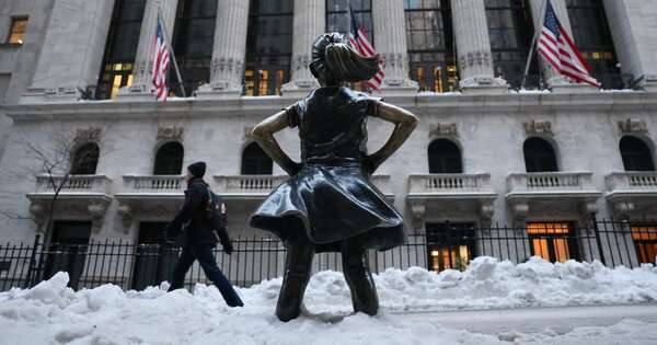 Microsoft se desploma en la Bolsa y Meta repunta fuerte