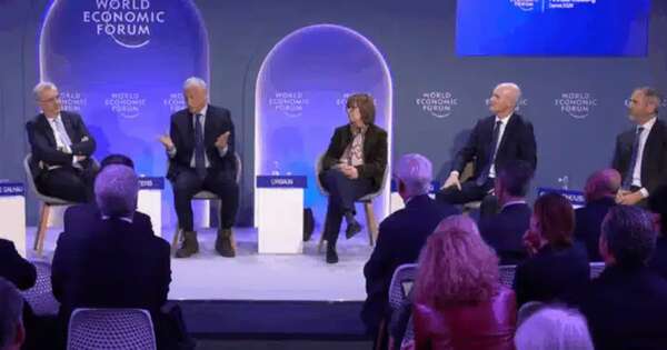 Davos hablando de bitcoin