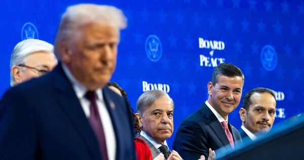 Trump invita a Peña y Milei a una cumbre para bajar línea sobre la influencia de China en la región