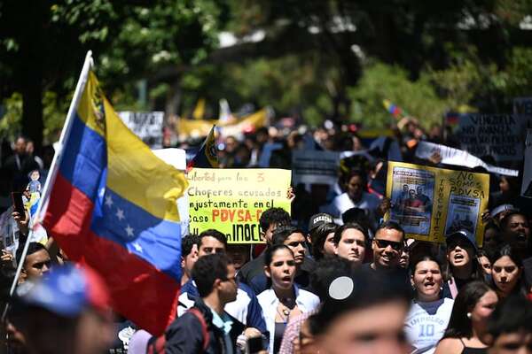 Primera manifestación de magnitud en Venezuela, tras la caída de Maduro - Mundo - ABC Color