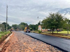 Obras de pavimentación del Plan 1000 mejoran el centro urbano de Itakyry - ADN Digital