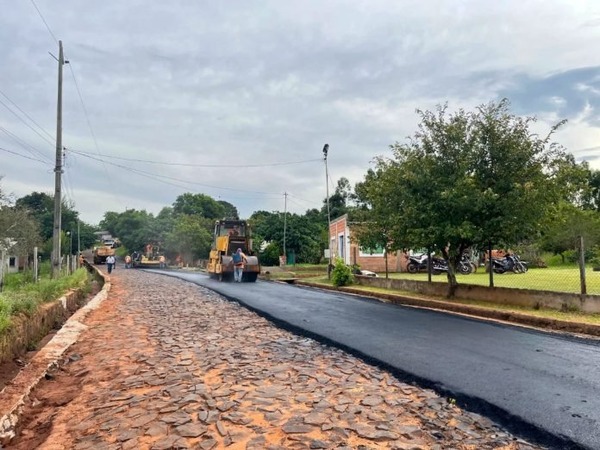Obras de pavimentación del Plan 1000 mejoran el centro urbano de Itakyry - ADN Digital