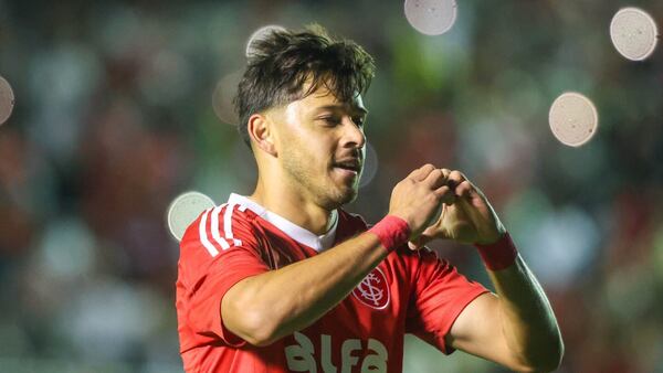 Óscar Romero tiene nuevo equipo