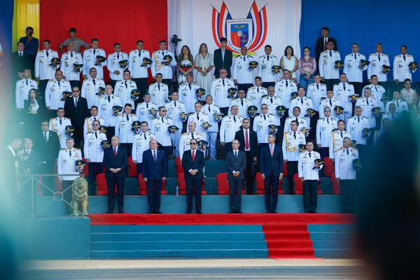 Más de 2.000 jóvenes culminan instrucción del CIMEFOR en acto encabezado por Peña