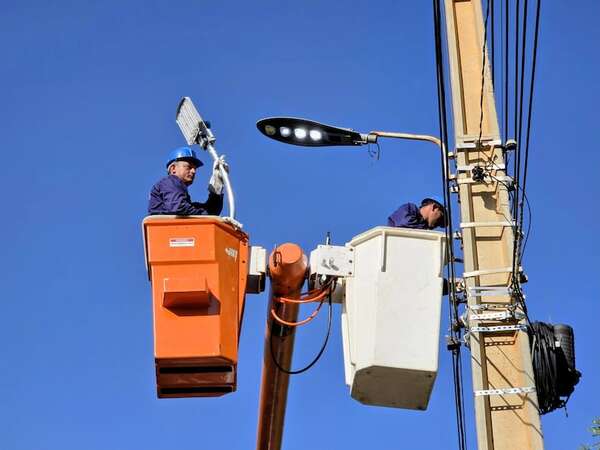 ANDE renovará alumbrado público de Luque - Economía - ABC Color
