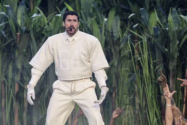 Bad Bunny continúa con su gira de conciertos tras su éxito global en el Super Bowl - Música - ABC Color