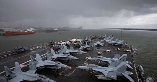 La Nación / Portaviones desplegado para captura de Maduro se traslada a Oriente Medio