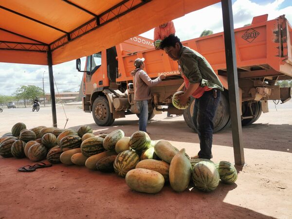 Gobernación realiza primera Expo Feria de la Sandía en Boquerón para apoyar a pequeños productores