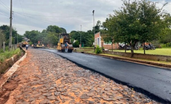 Obras de pavimentación mejoran centro urbano de Itakyry