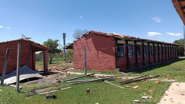 A días del inicio de clases: colegio de Belén sigue en ruinas tras tormenta de septiembre - Nacionales - ABC Color