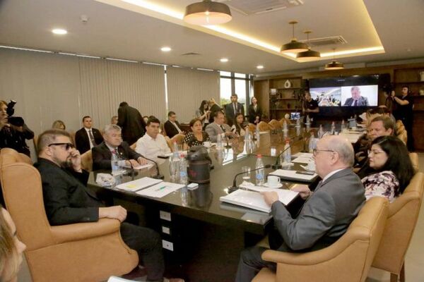 Presentan avances y medidas adoptadas en el marco del caso 'Mafia de los Pagarés'