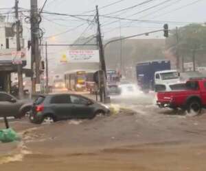 AUDIO: Récord de lluvias: más de 100 milímetros de agua cayeron en menos de tres horas  - A La Gran 7-30 - ABC Color