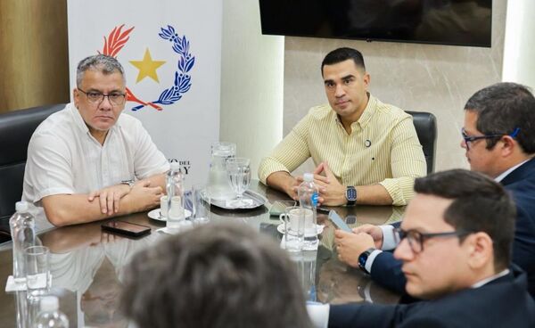 Los directivos de ESSAP anunciaron que bajarán su salario