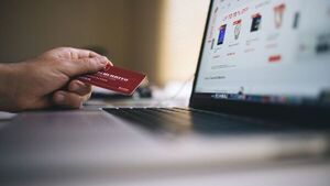 Autoridades alertan sobre fraudes en compras online y llaman a reforzar la verificación de sitios web
