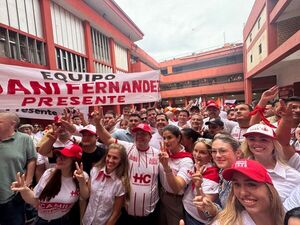 Popular / Camilo Pérez inscribió su precandidatura a la intendencia de Asunción por Honor Colorado