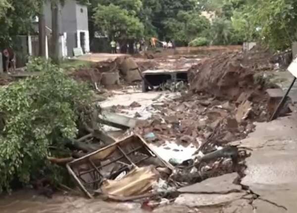 Lo que dice la Comuna de San Lorenzo sobre caso del niño arrastrado por raudal - Nacionales - ABC Color