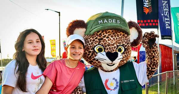La educación ambiental baja del escritorio a la playa con Madi