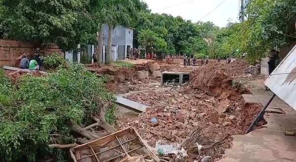 El desgarrador relato del padre cuyo hijo fue arrastrado por el raudal - Nacionales - ABC Color