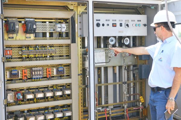 Realizan mantenimiento de interruptor de 500 kV en Subestación Margen Derecha de Itaipú - ADN Digital