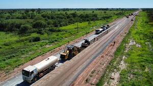 Avanzan obras de la primera carretera de hormigón en el País