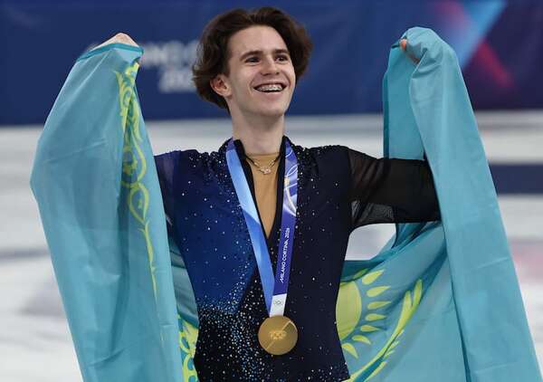Mikhail Shaidorov sorprende a todos y gana el oro masculino en patinaje artístico  - Polideportivo - ABC Color