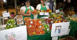 La Nación / Productores vendieron más de 3.500 kilos de tomate en última feria