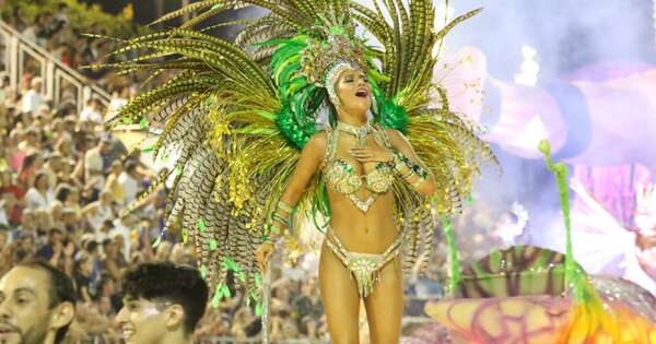 La Nación / Esta noche se despide la histórica 100.ª edición del carnaval encarnaceno