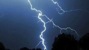 Un hombre estaba pescando y le cayó un rayo