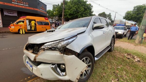 Choque en Plena Avenida Caballero dejó un conductor herido y dos vehículos dañados
