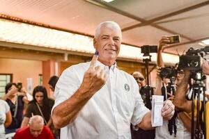 Wiens se defiende tras imputación: "Quieren ganar en tribunales lo que no pueden en las urnas"